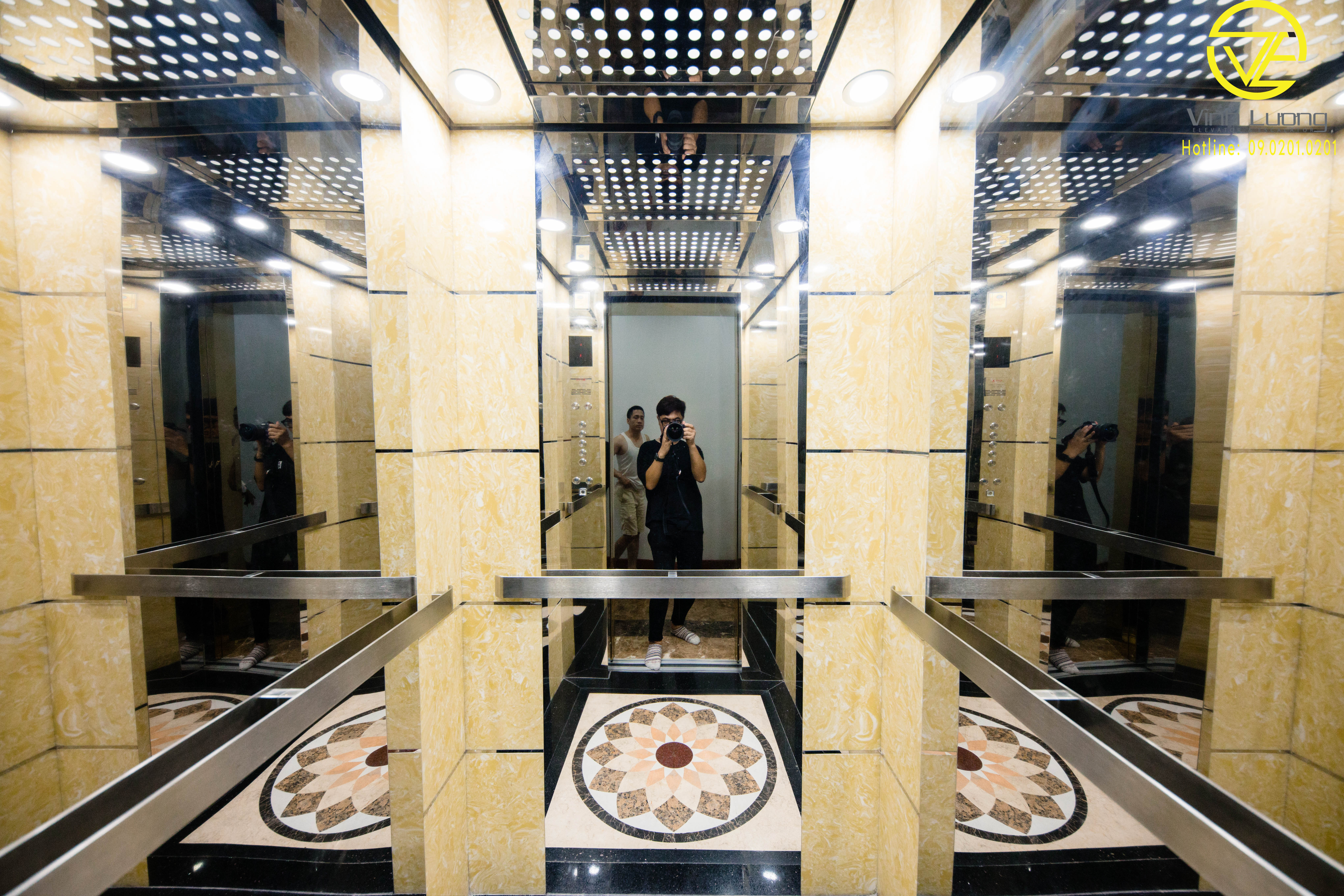 Thang máy tải khách